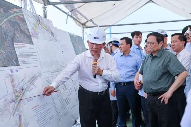 Thủ tướng đi thử nghiệm tàu metro Bến Thành – Suối Tiên, thúc đẩy dự án nút giao thông lớn nhất TPHCM